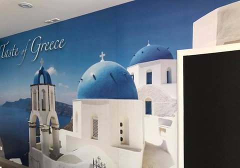 Let's Do Greek - Southport Accommodation 7