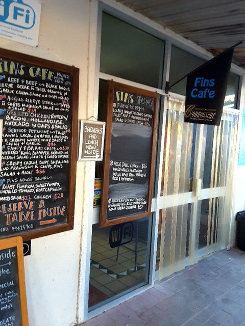Fins Cafe - Southport Accommodation 4