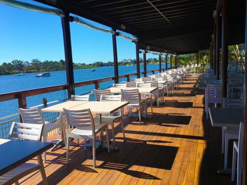 The Rock Bar And Grill - Southport Accommodation 1