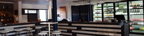 The Rock Bar And Grill - Southport Accommodation 2