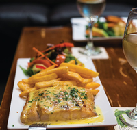 Dollys Bar  The Hibiscus Tavern - Southport Accommodation