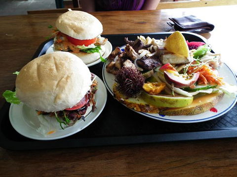 Big Barramundi BBQ Garden - Southport Accommodation 0