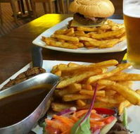 New Royal Hotel - Accommodation Southport