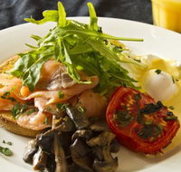 Hungry Wolfs Kincumber - Accommodation Southport