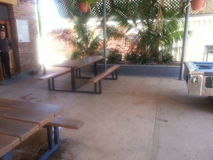 Ellalong Hotel - Southport Accommodation 2