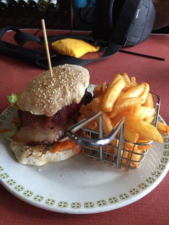 Lyrebird Cafe - Southport Accommodation 0