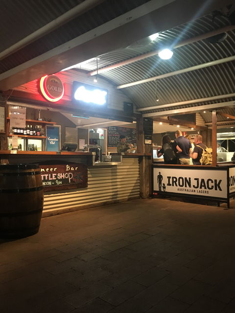 Pioneer BBQ And Bar - Southport Accommodation 3