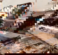 Bizy Bee - Southport Accommodation