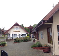 Alpenrose Lakeside Bistro  Bar - Accommodation Southport