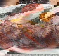 Majors Munchies - Accommodation Southport