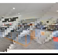 Meander Bridge Cafe - Southport Accommodation