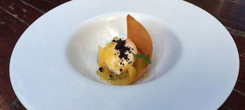 The Trustee Bar & Bistro - Southport Accommodation 3
