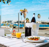 Tradewinds Bar and Restaurant - Accommodation Southport