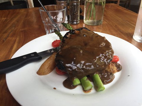 The Balmoral - Southport Accommodation 0