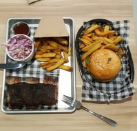 3230 Smoke  Grill - Accommodation Southport