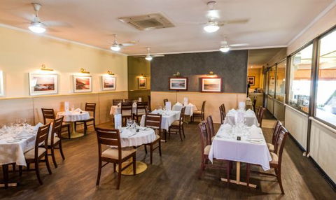 Sails Restaurant - Southport Accommodation 0