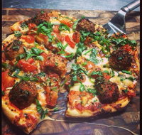 Amigo's Pizzeria - Southport Accommodation