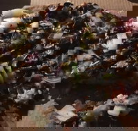 Vale's Pizza Bar - Accommodation Southport