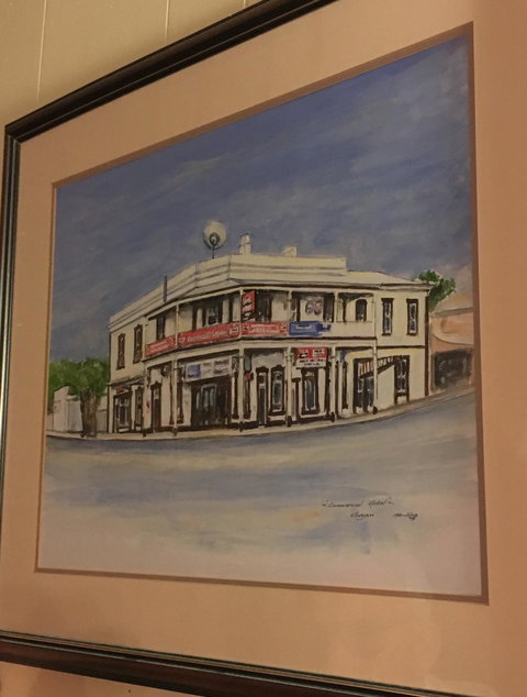 Commercial Hotel Restaurant - Southport Accommodation 2