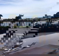 LakeFront Bistro - Accommodation Southport