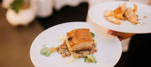 Tallwood Eatery - Southport Accommodation 1