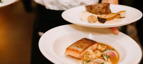 Tallwood Eatery - Southport Accommodation 2