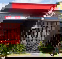 The Avenues Tavern - Accommodation Southport