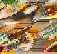 Shakers  Stirrers - Southport Accommodation