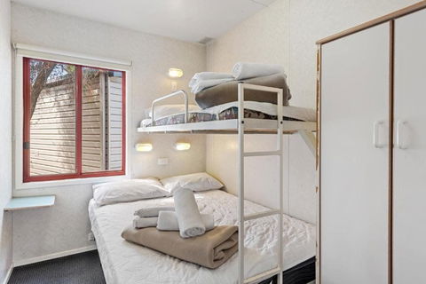 Discovery Parks Melbourne - Southport Accommodation 7