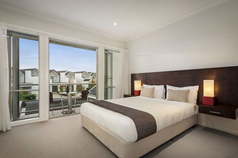 Quest Sanctuary Lakes - Southport Accommodation 3