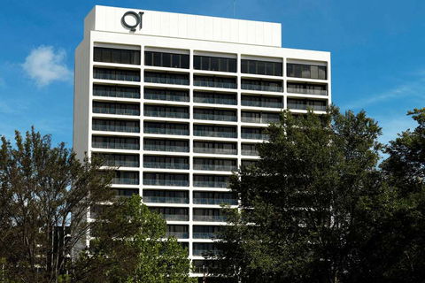 QT Canberra - Southport Accommodation 0
