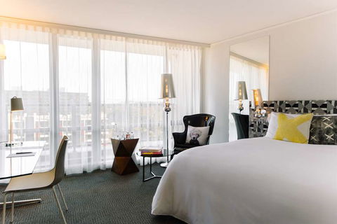 QT Canberra - Southport Accommodation 4