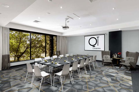 QT Canberra - Southport Accommodation 8