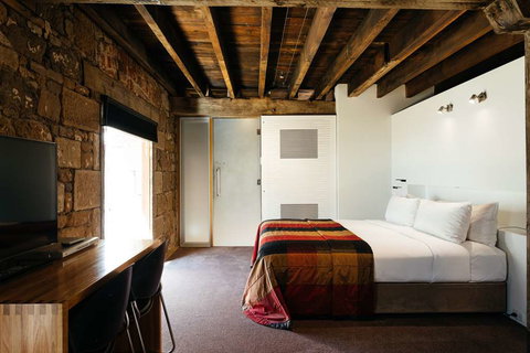 The Henry Jones Art Hotel - Accommodation Southport 6