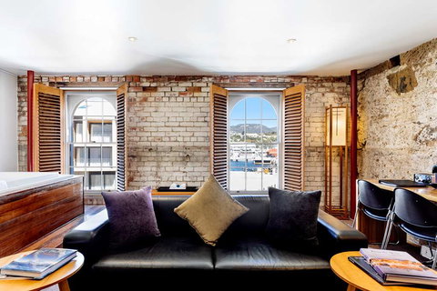 The Henry Jones Art Hotel - Accommodation Southport 10