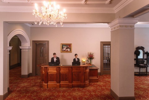Hadley's Orient Hotel - Southport Accommodation 1