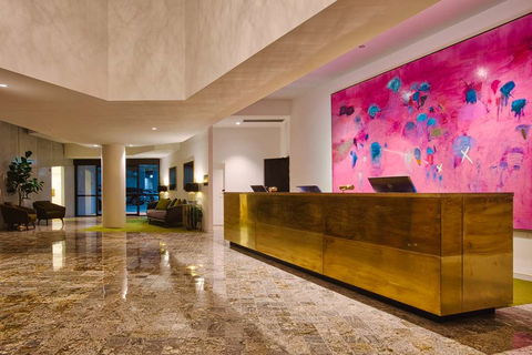 Eatons Hill Hotel - Southport Accommodation 1