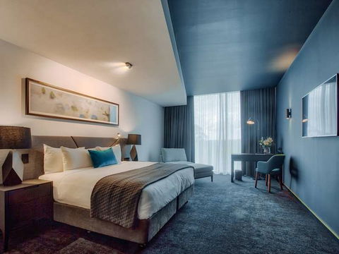 Eatons Hill Hotel - Southport Accommodation 3