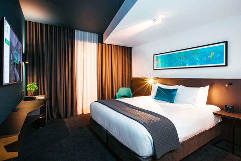 Eatons Hill Hotel - Southport Accommodation 4