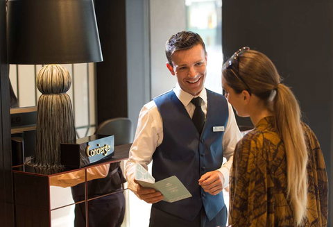 Mayfair Hotel - Accommodation Southport 1