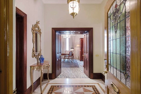 The Hotel Windsor - Accommodation Southport 1