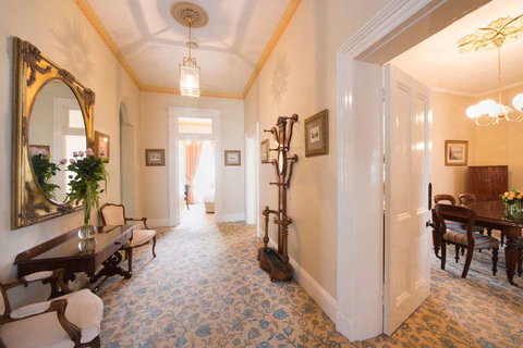 The Hotel Windsor - Accommodation Southport 9