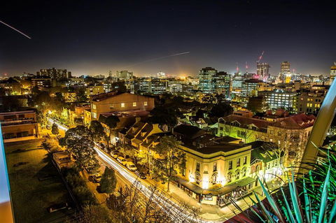 Adge Apartment Hotel - Southport Accommodation 1