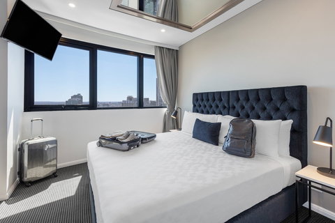 Meriton Suites Kent Street - Accommodation Southport 3