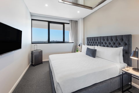 Meriton Suites Kent Street - Accommodation Southport 5