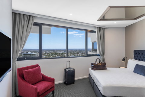 Meriton Suites Kent Street - Accommodation Southport 8
