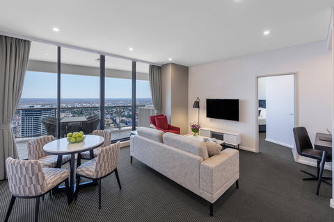 Meriton Suites Kent Street - Accommodation Southport 9