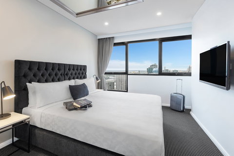 Meriton Suites Kent Street - Accommodation Southport 11
