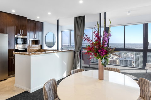 Meriton Suites Kent Street - Accommodation Southport 14