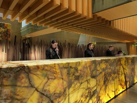 Meriton Suites World Tower - Southport Accommodation 1